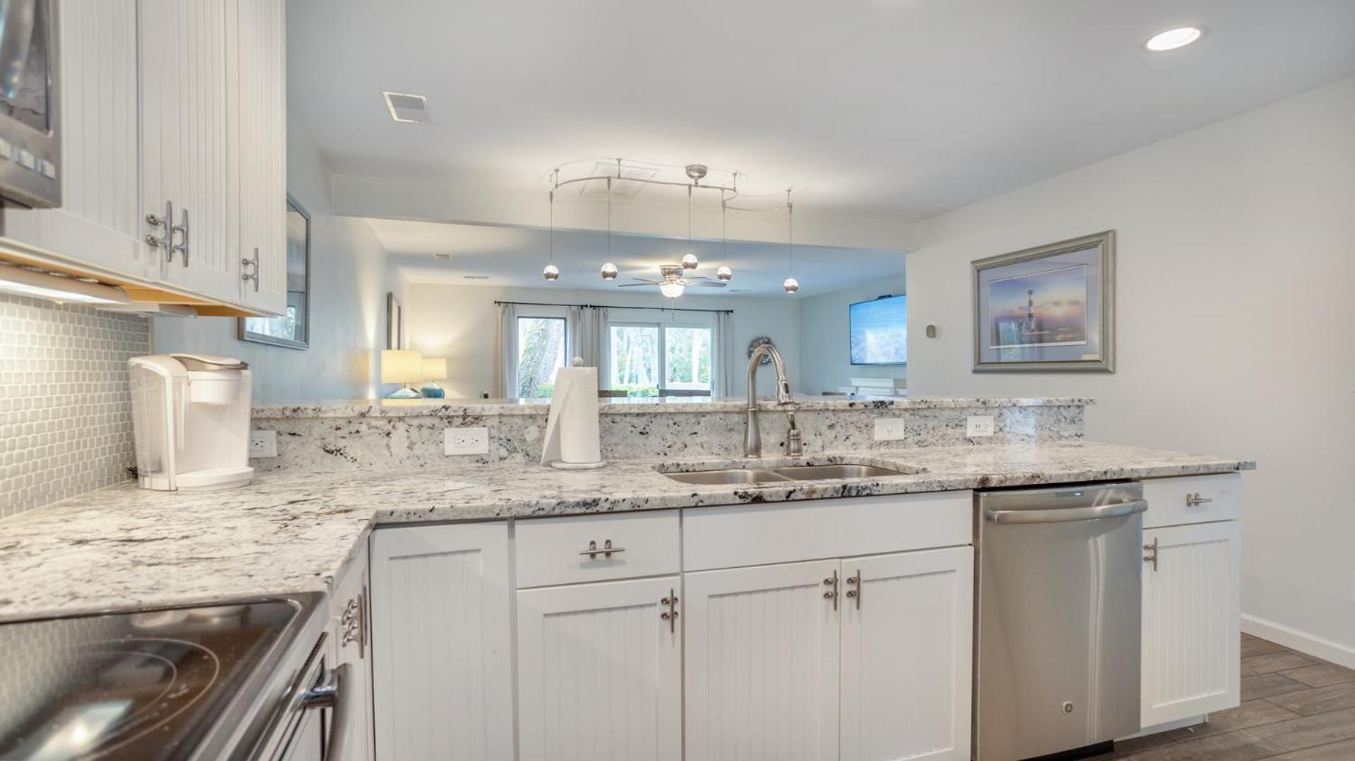 Complex Pool, Pet Friendly, Grill Villa Hilton Head Island Exterior photo